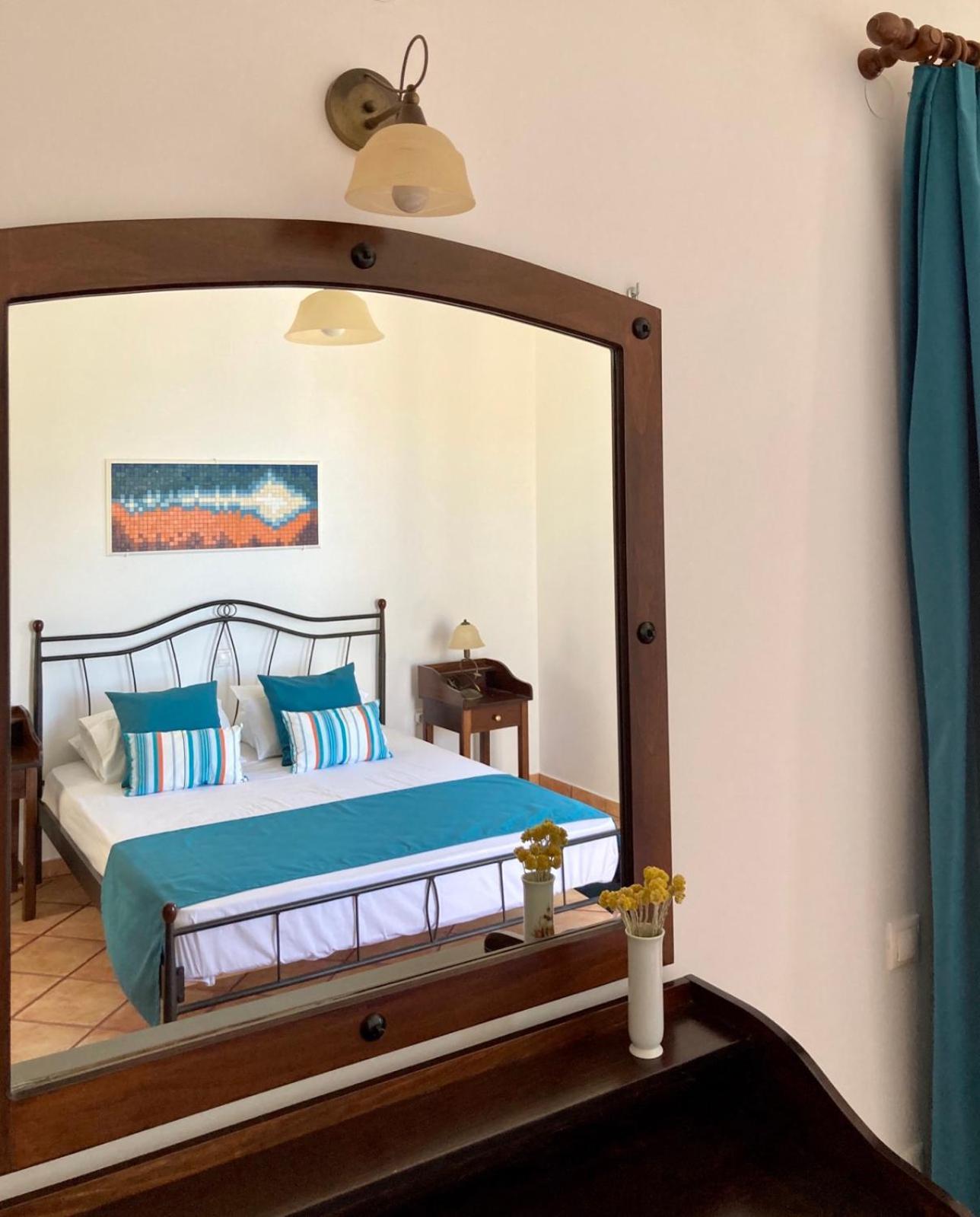 Syrou Lotos Studios & Apartments (Adults Only) Kini Rum bild